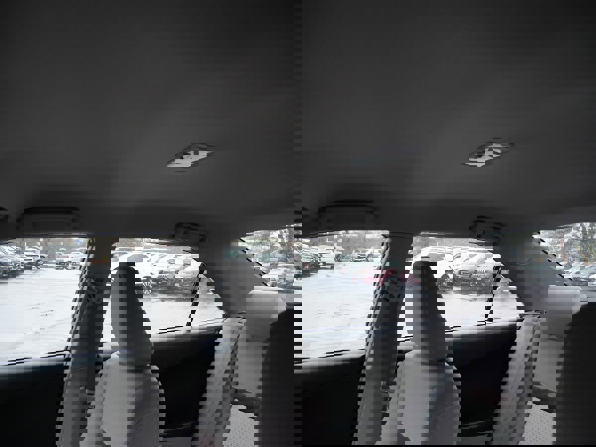 Used 2012 Toyota Camry LE image 10