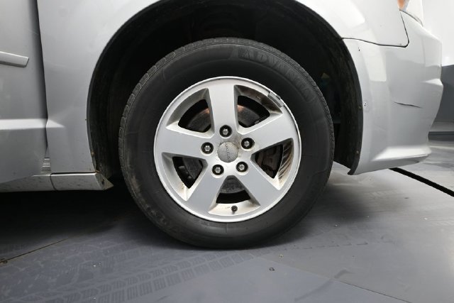 Used 2012 Dodge Grand Caravan SXT FWD image 11