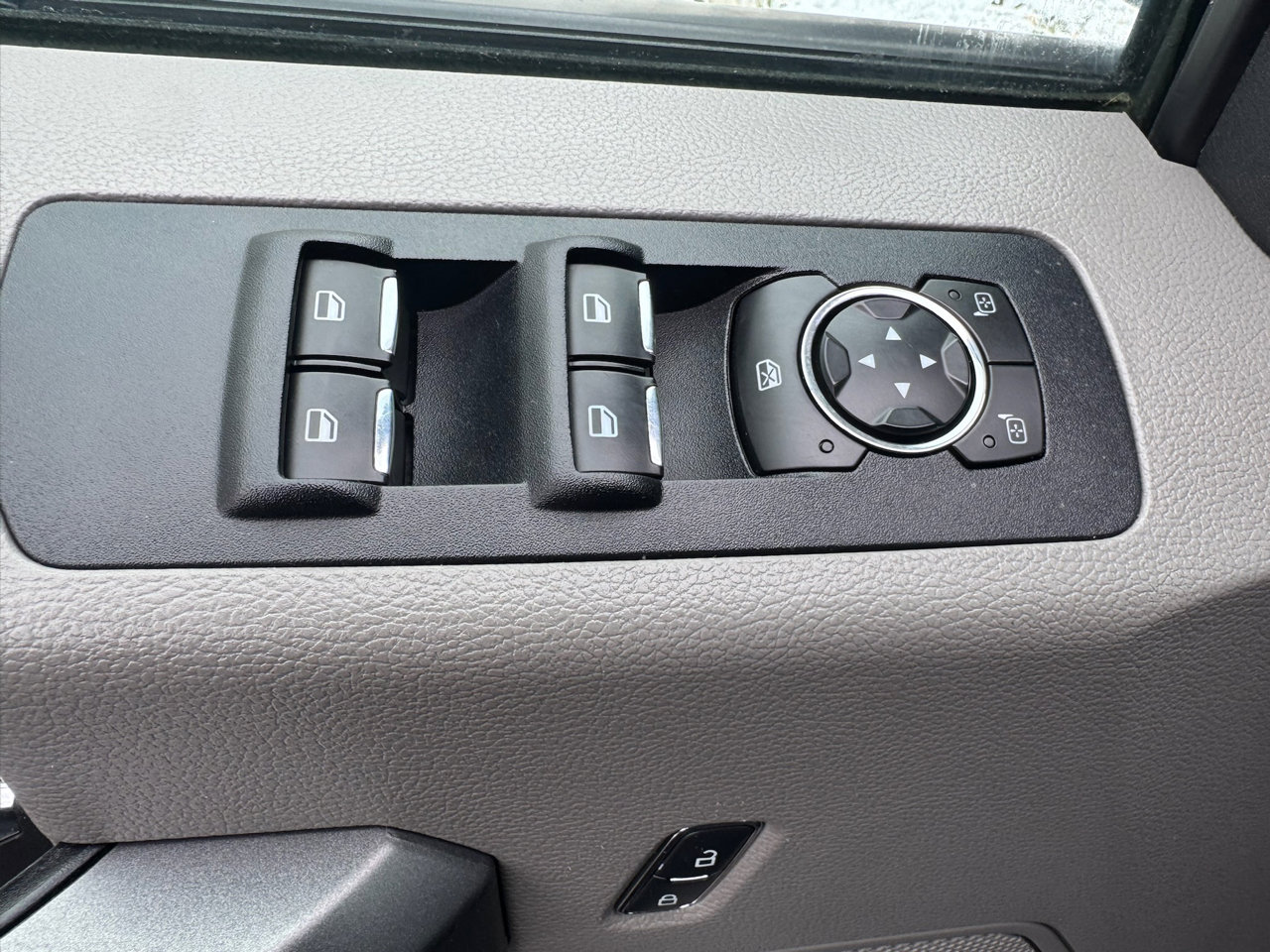 Used 2015 Ford F150 XLT image 41