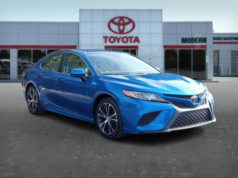 Used 2019 Toyota Camry L image 8