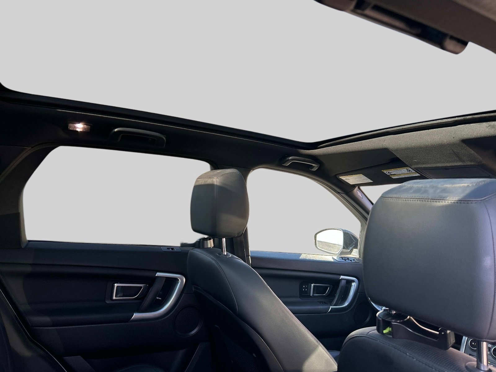 Used 2019 Land Rover Discovery Sport Landmark AWD/4WD image 17
