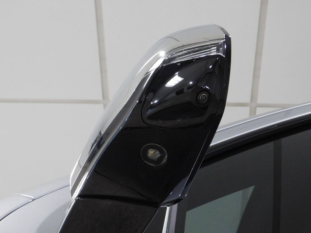 Used 2024 Chevrolet Tahoe Premier w/ Premium Package AWD/4WD image 18