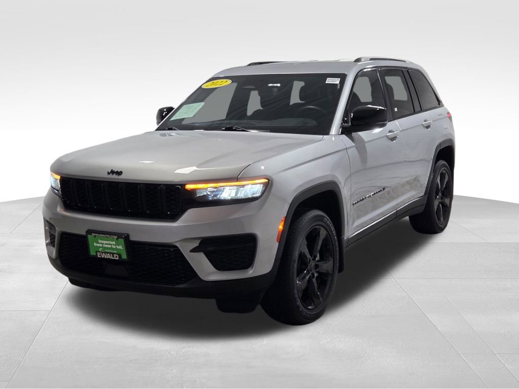 Used 2022 Jeep Grand Cherokee Altitude image 15