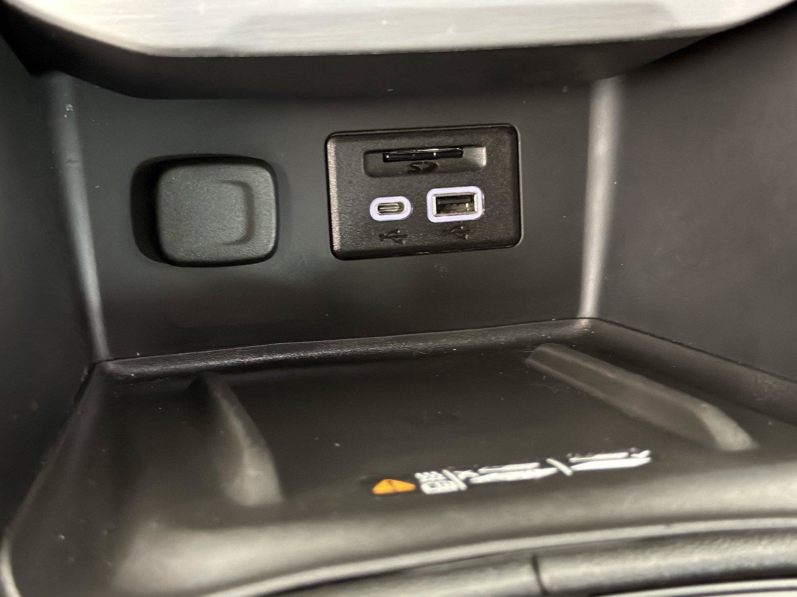 Certified 2023 GMC Acadia SLT w/ Elevation Edition FWD image 32