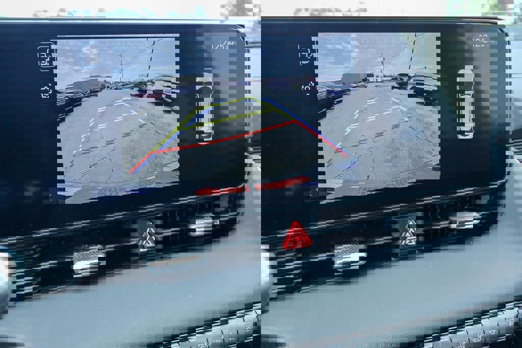 New 2025 Hyundai Venue Limited image 4