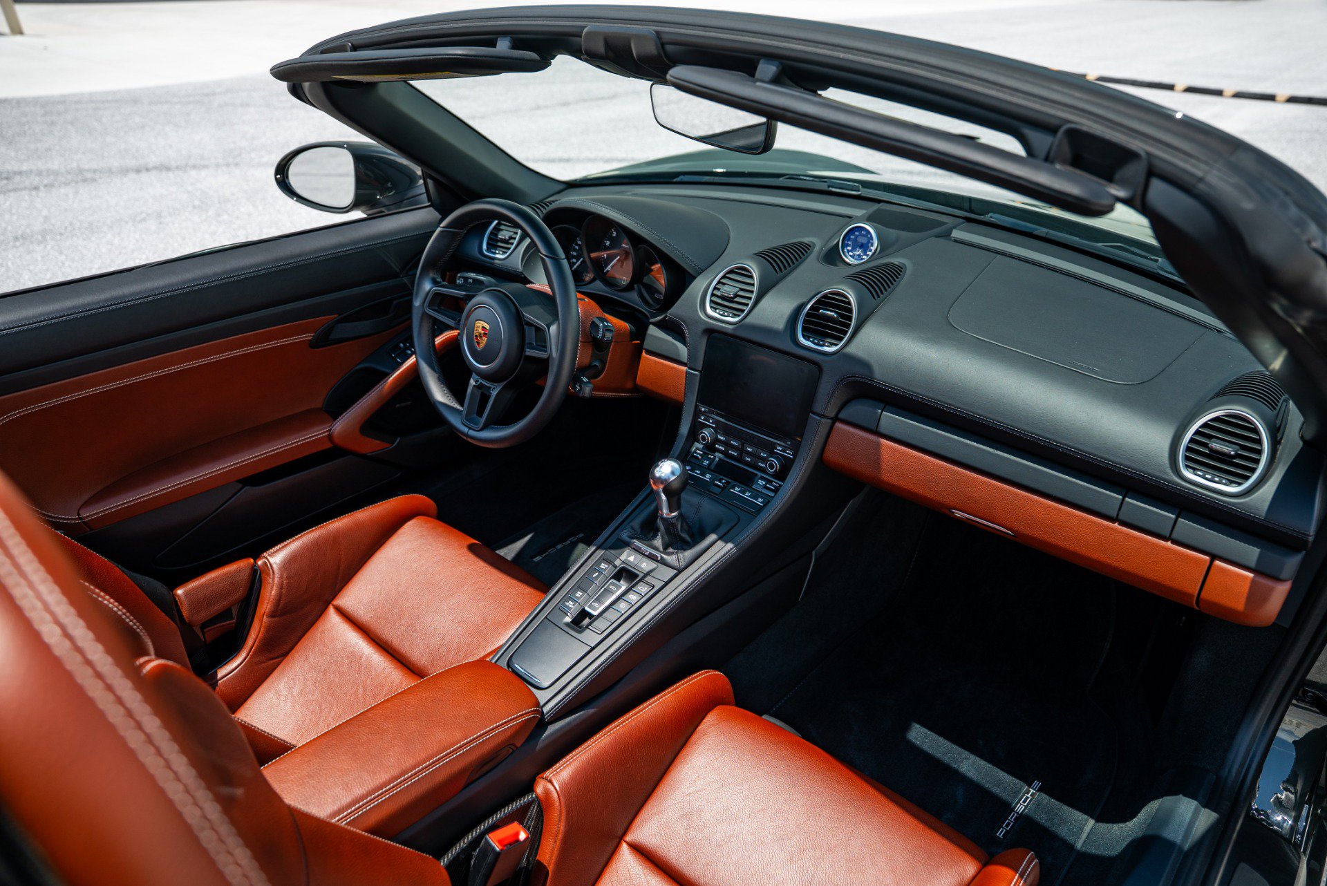 Used 2023 Porsche 718 Boxster Spyder RWD image 16