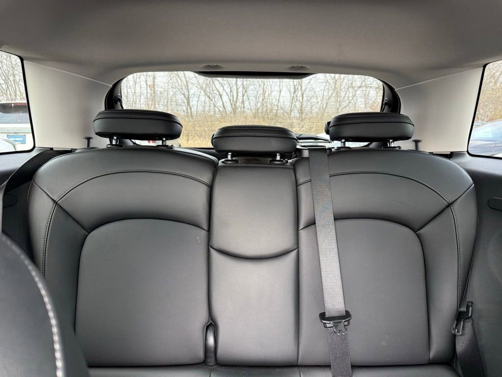 Used 2017 MINI Cooper 4-Door Hardtop image 31