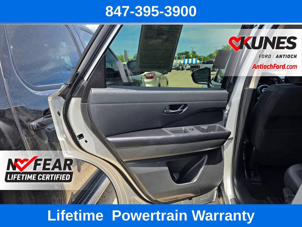 Used 2025 Nissan Pathfinder SV FWD image 22