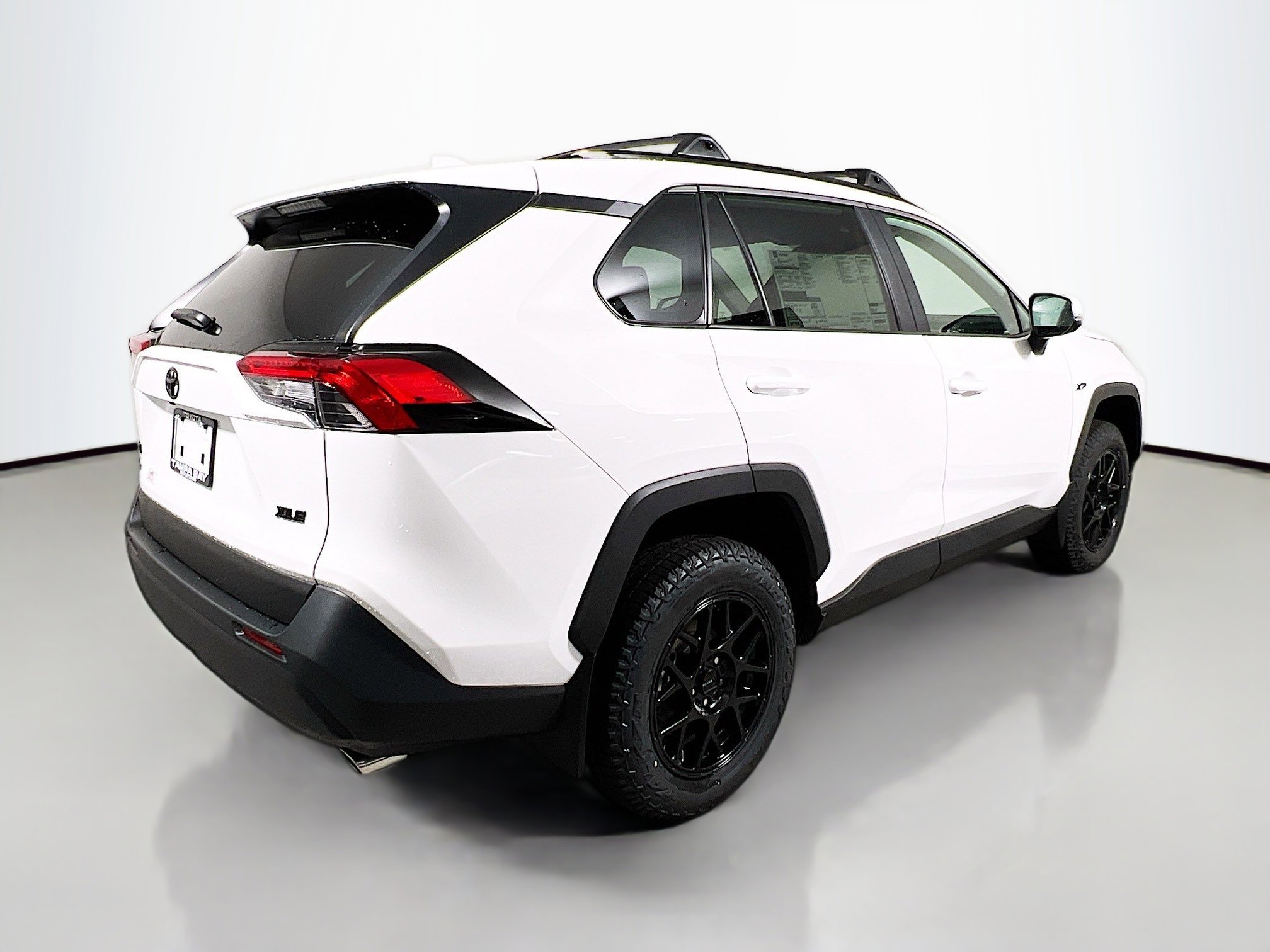 Used 2025 Toyota RAV4 XLE image 4