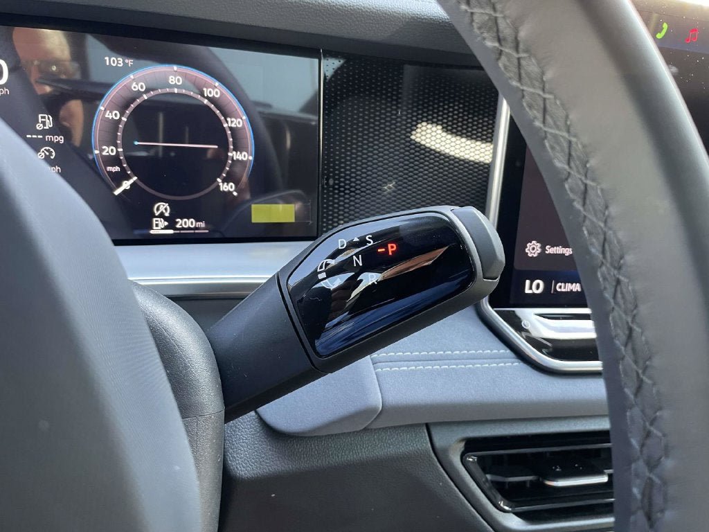 New 2026 Volkswagen Tiguan SE R-Line FWD image 31
