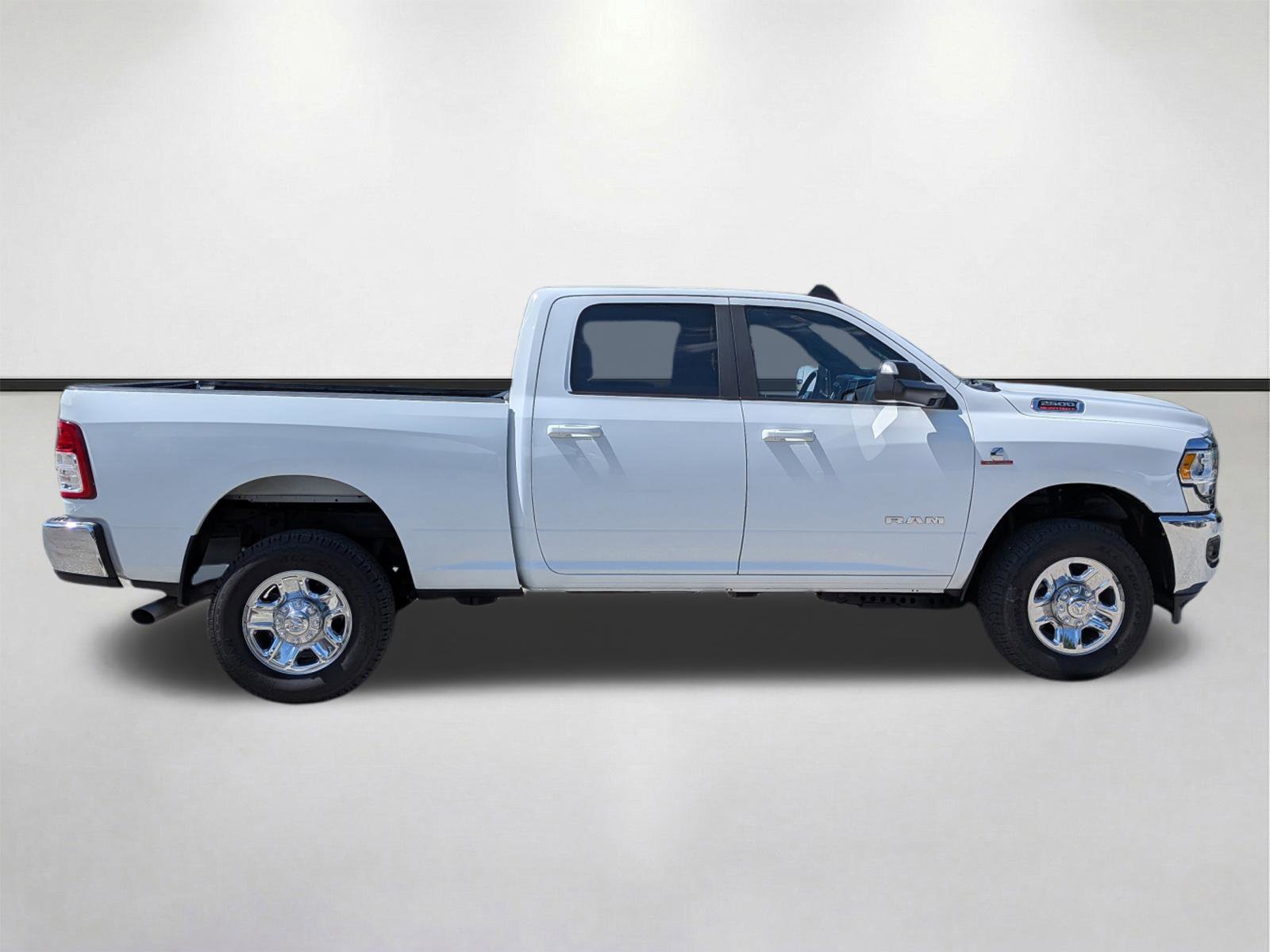 Used 2022 RAM 2500 Big Horn w/ Cold Weather Group image 3