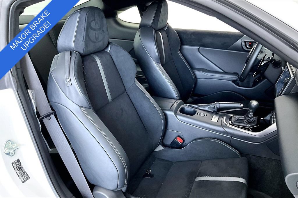 Used 2023 Toyota GR86 Premium w/ ALL Weather Mat Package (TMS) RWD image 8