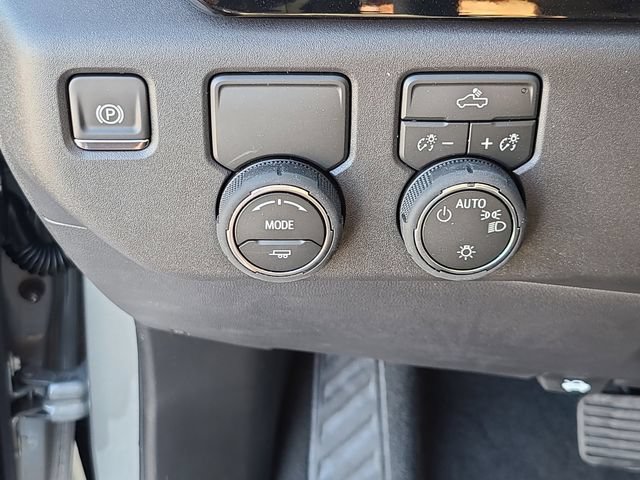 Used 2026 Chevrolet Silverado 1500 LT RWD image 24