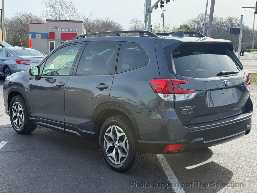 Used 2022 Subaru Forester Premium image 11