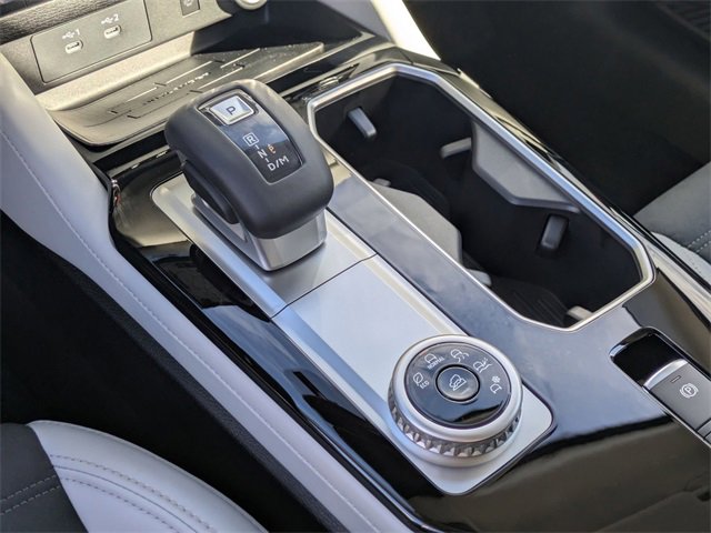 New 2025 Mitsubishi Outlander SE image 24