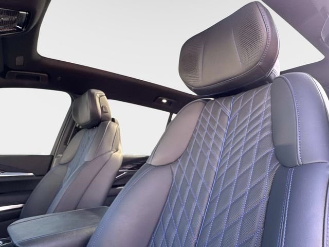 Certified 2025 Cadillac Escalade IQ Sport 1 w/ LPO, ONYX Package AWD/4WD image 18