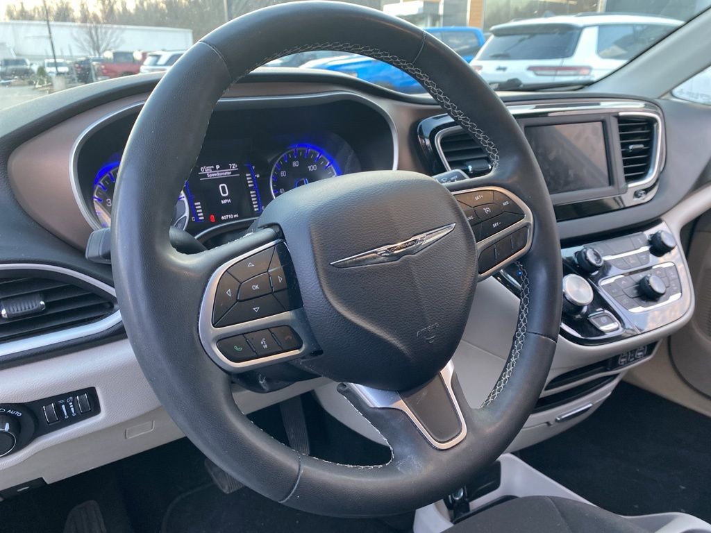 Used 2023 Chrysler Voyager LX image 9