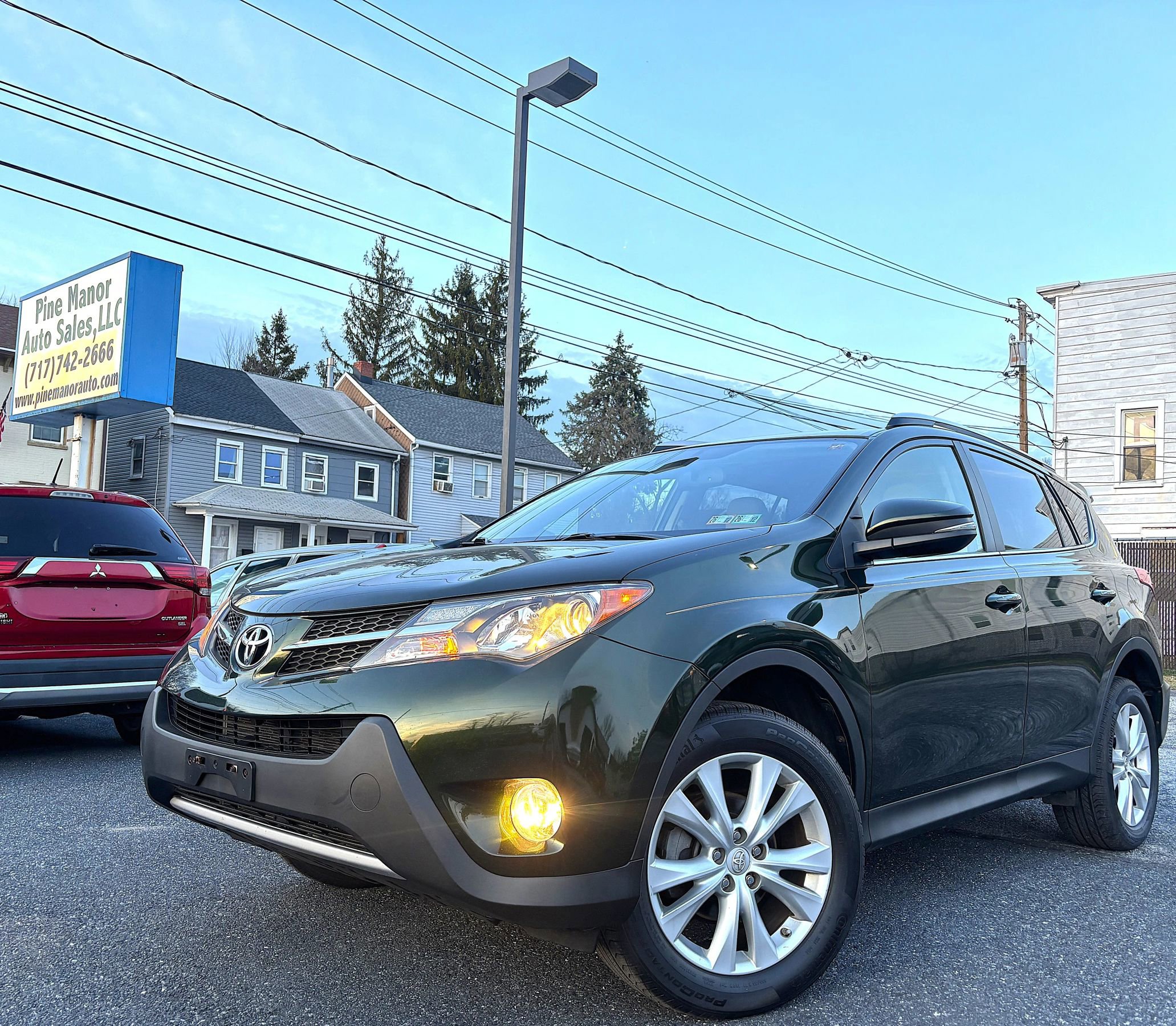 Used 2013 Toyota RAV4 Limited image 1