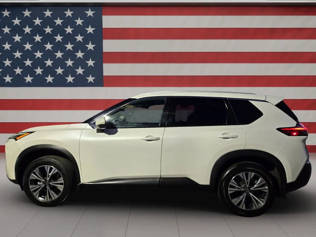 Used 2021 Nissan Rogue SV w/ Premium Package image 5