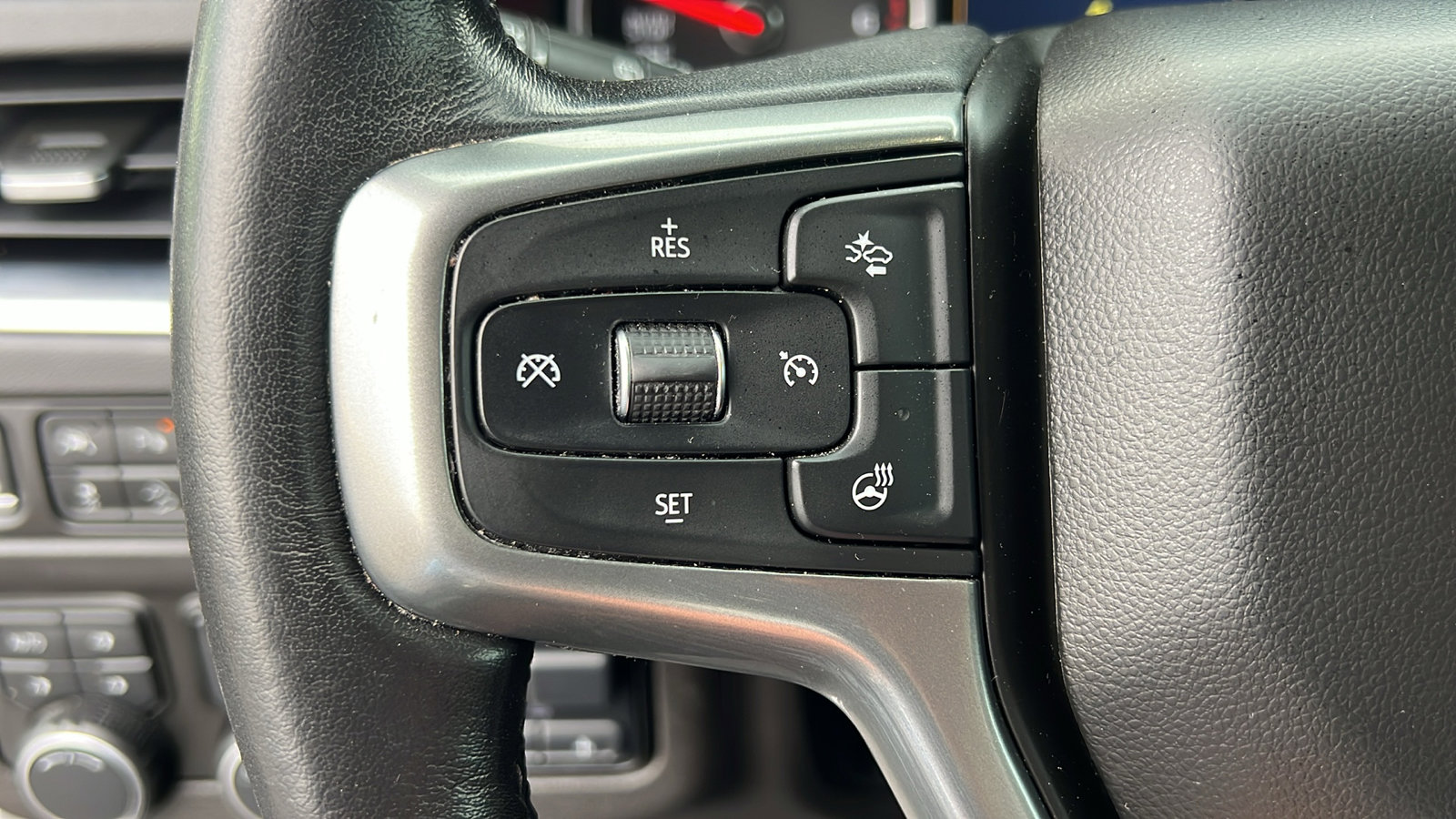 Used 2021 Chevrolet Tahoe Premier w/ Premium Package image 31