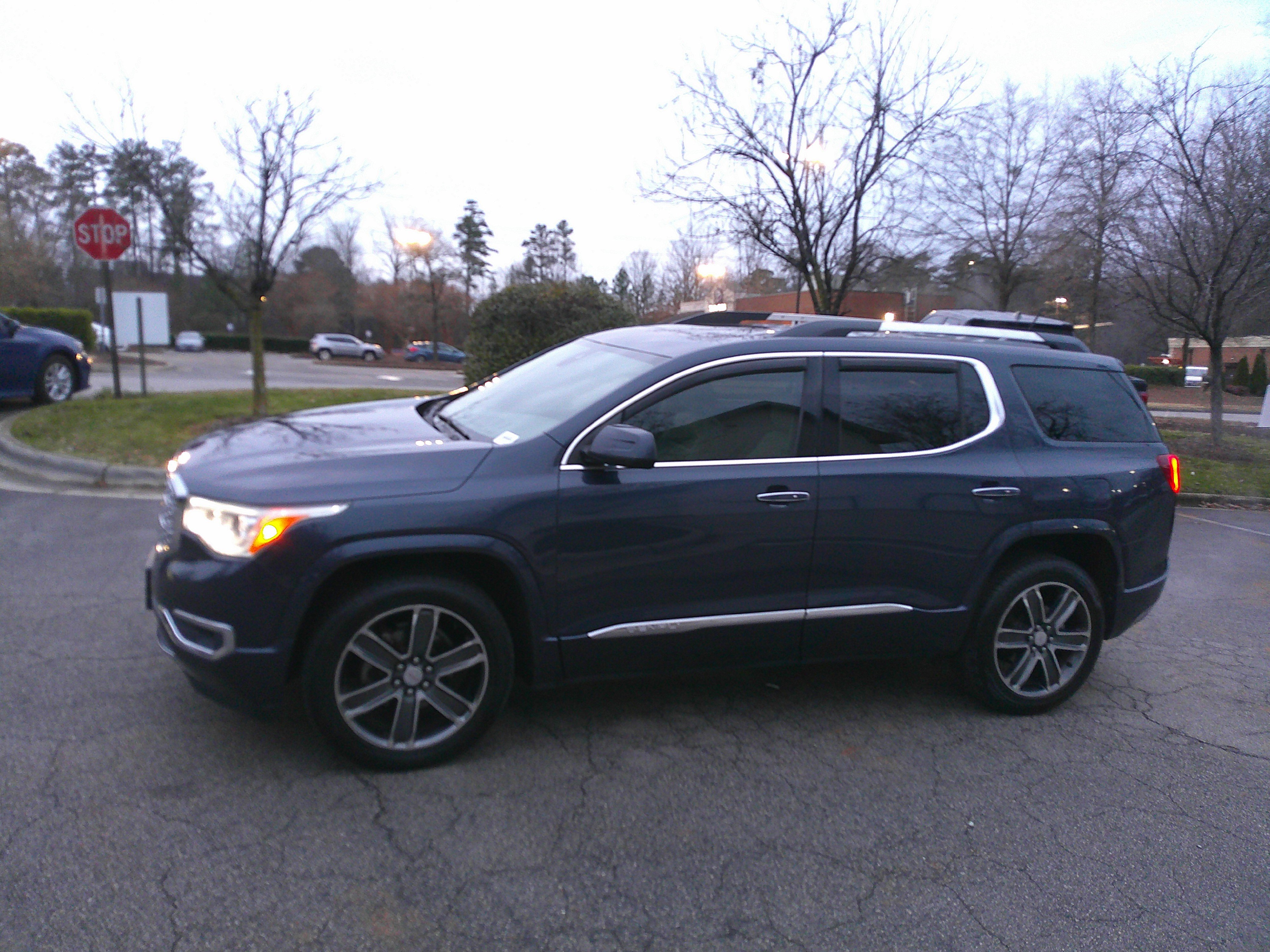 Used 2019 GMC Acadia Denali w/ Technology Package image 8