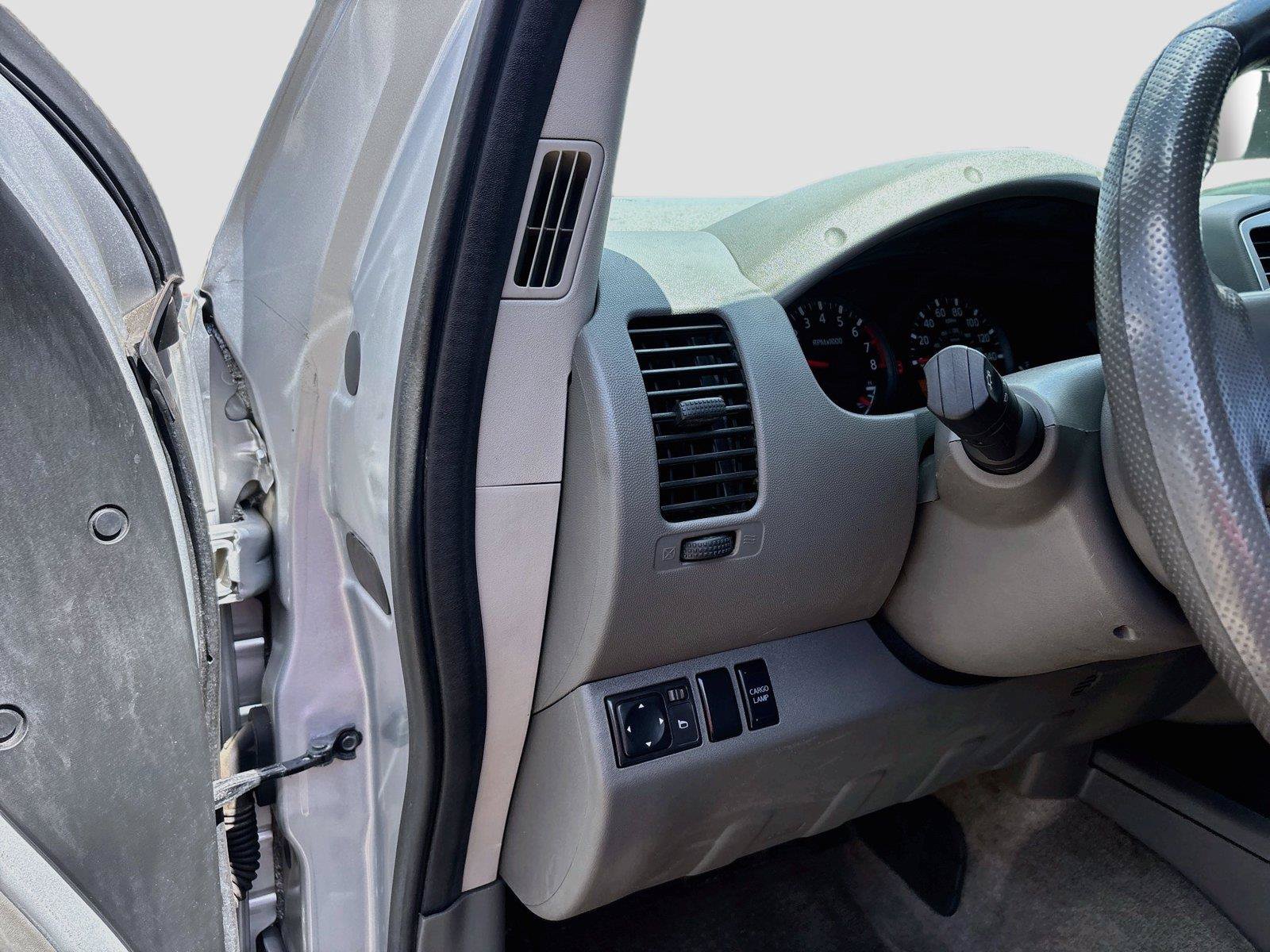 Used 2015 Nissan Frontier SV w/ SV Value Truck Package RWD image 20