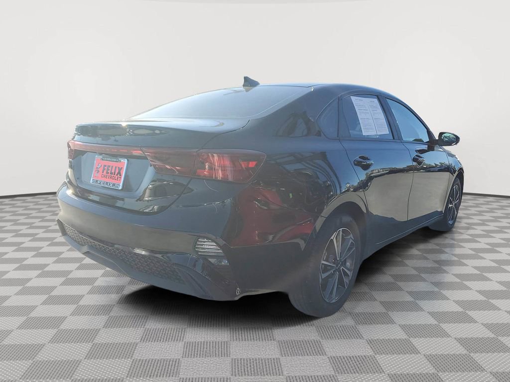 Used 2024 Kia Forte LXS image 3