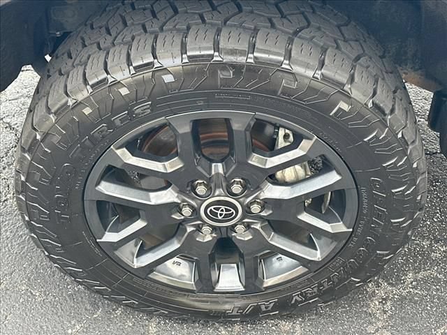 Used 2023 Toyota Tundra Platinum AWD/4WD image 39