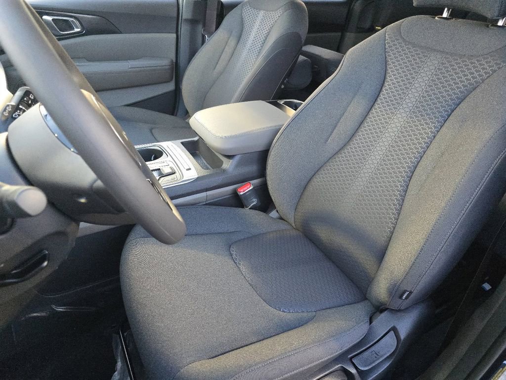 New 2026 Kia Carnival LX image 21