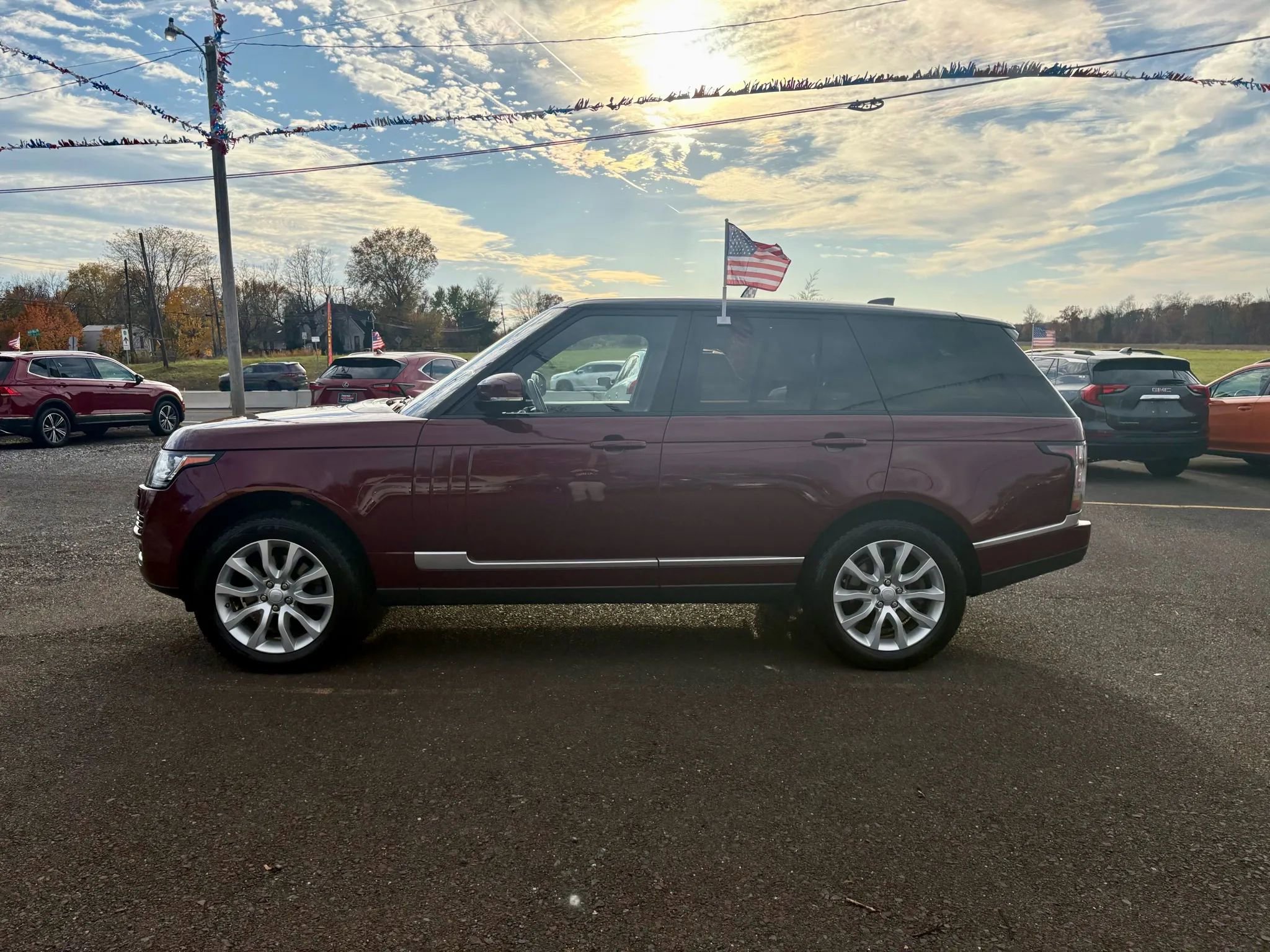 Used 2017 Land Rover Range Rover image 2