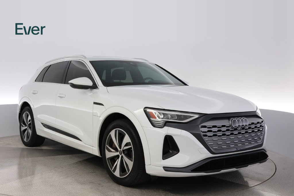 Used 2024 Audi Q8 e-tron Premium AWD/4WD image 13