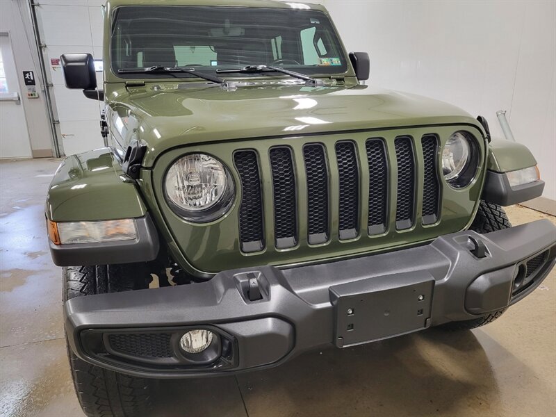 Used 2023 Jeep Wrangler Unlimited Sahara AWD/4WD image 13