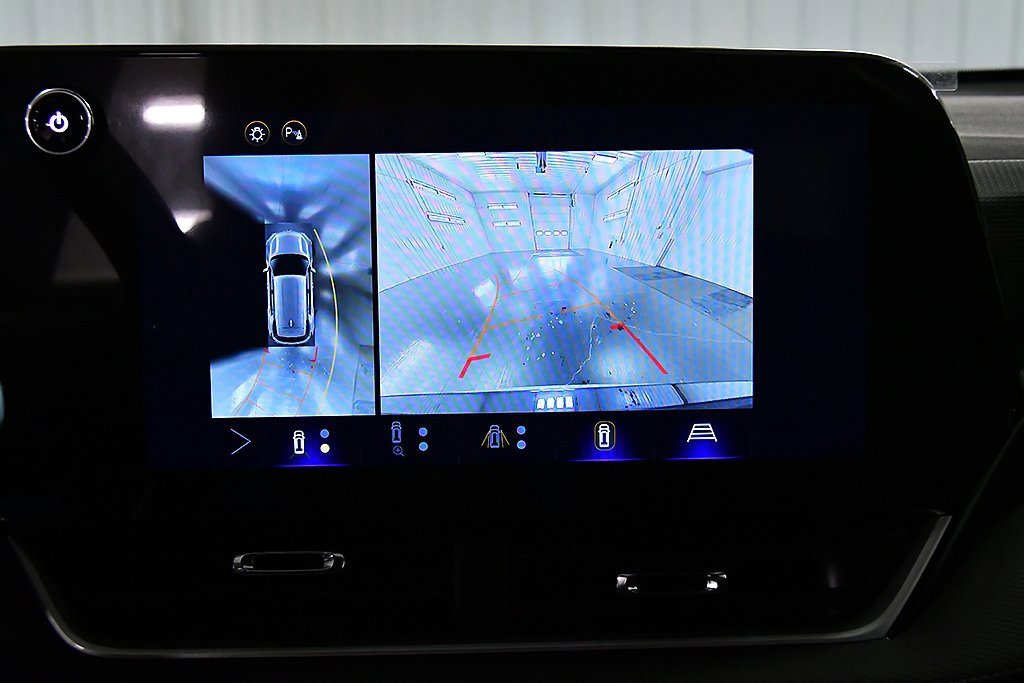 Used 2025 Chevrolet Equinox LT w/ Safety and Technology Package image 22