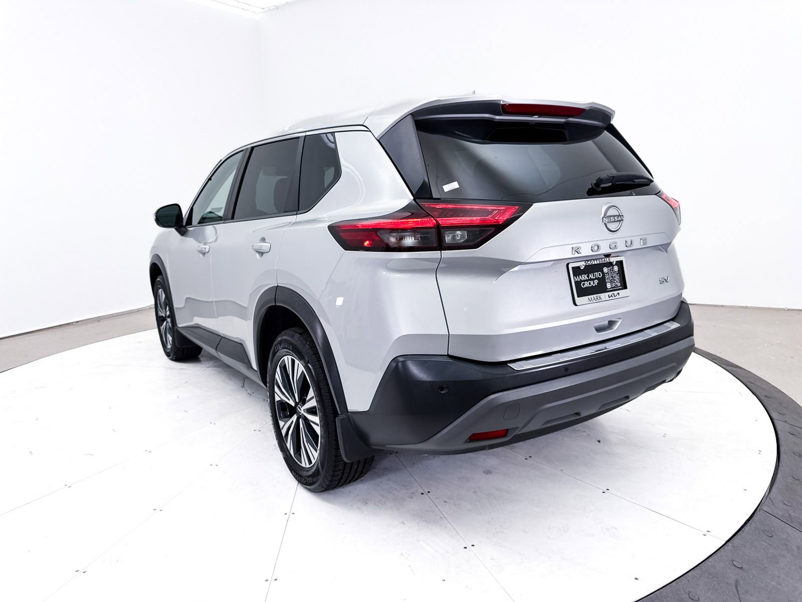 Used 2022 Nissan Rogue SV image 15