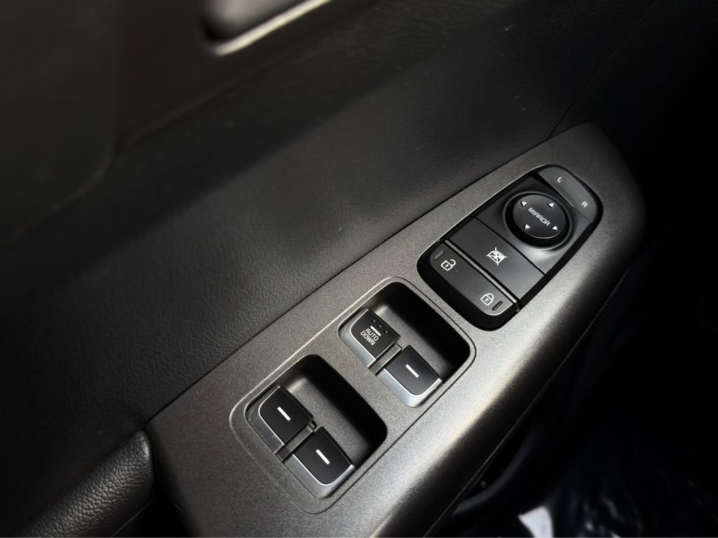 Used 2021 Kia Sportage LX image 11