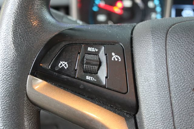 Used 2016 Chevrolet Malibu LT FWD image 14