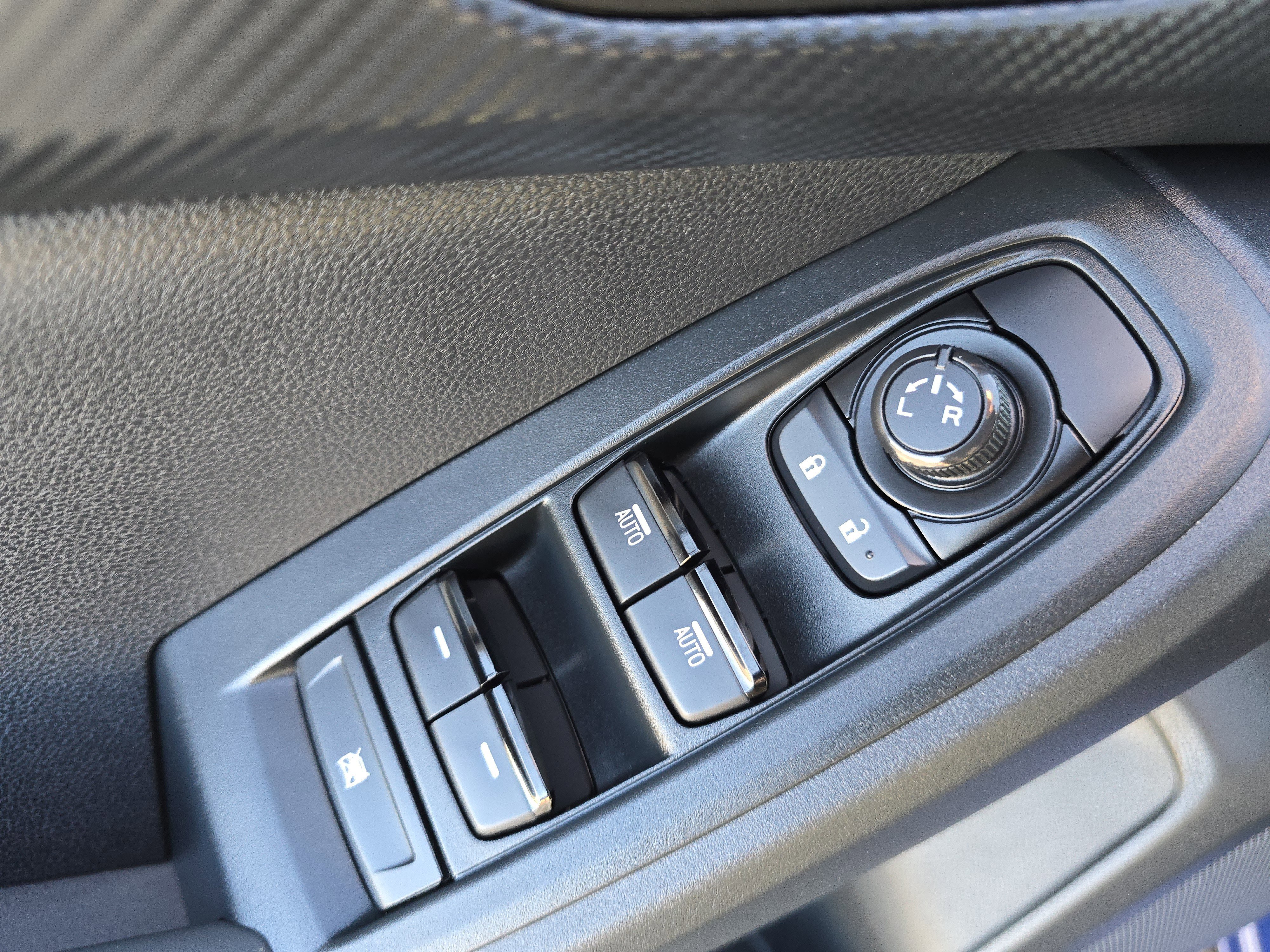 Certified 2025 Subaru Crosstrek 2.5i Premium image 25