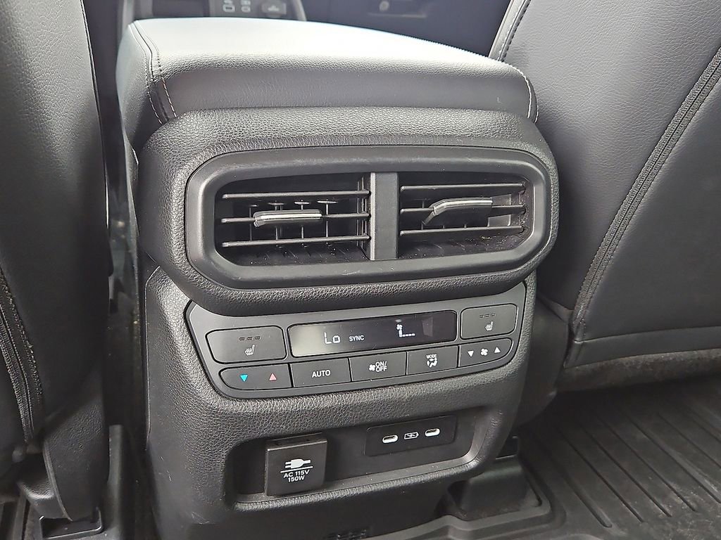 Used 2025 Honda Pilot Elite image 17
