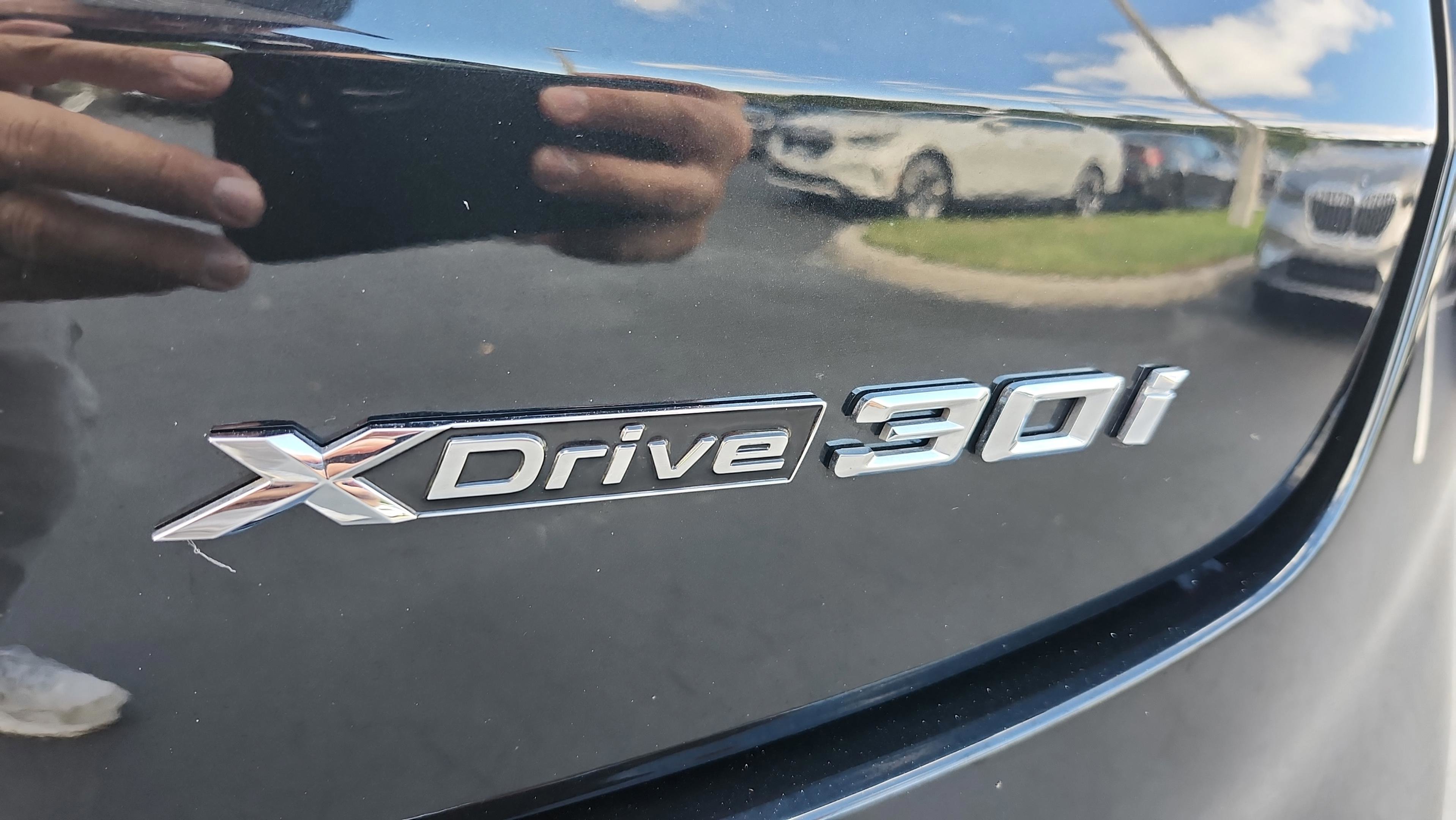 Certified 2025 BMW X4 xDrive30i w/ Premium Package image 22