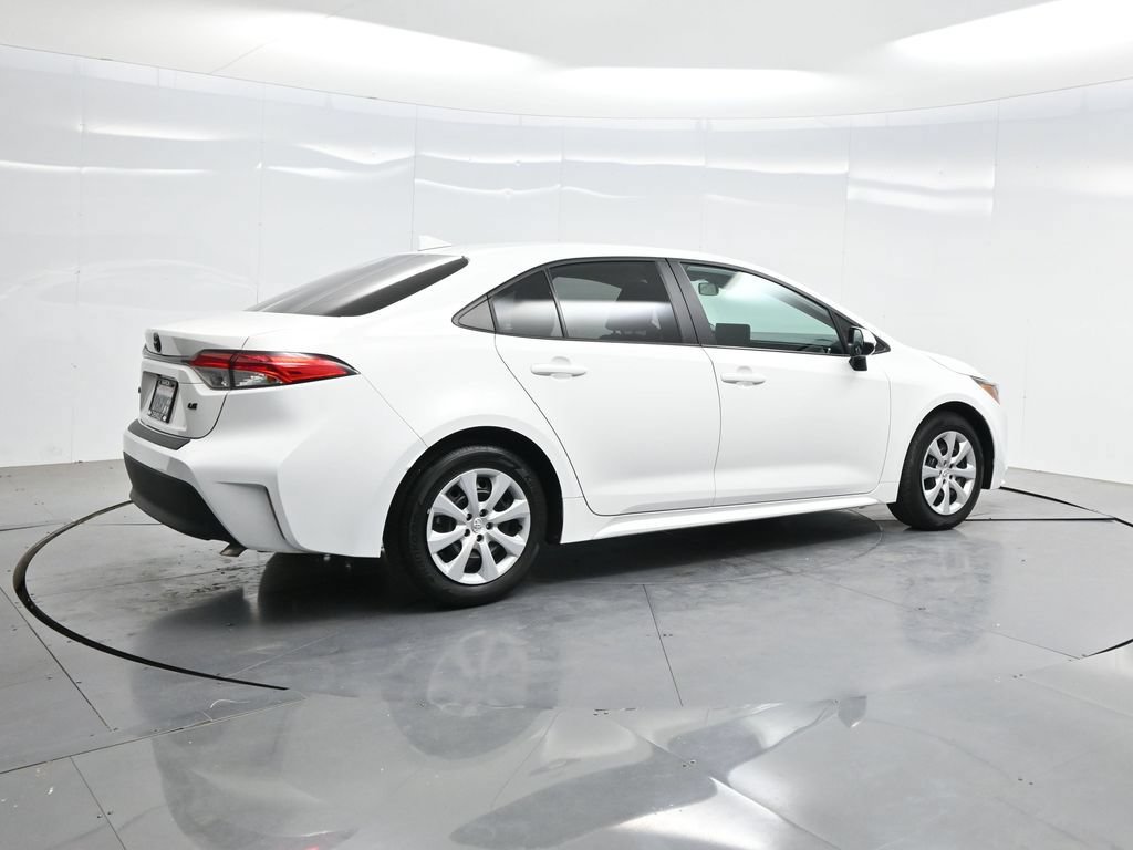 Used 2025 Toyota Corolla LE FWD image 43
