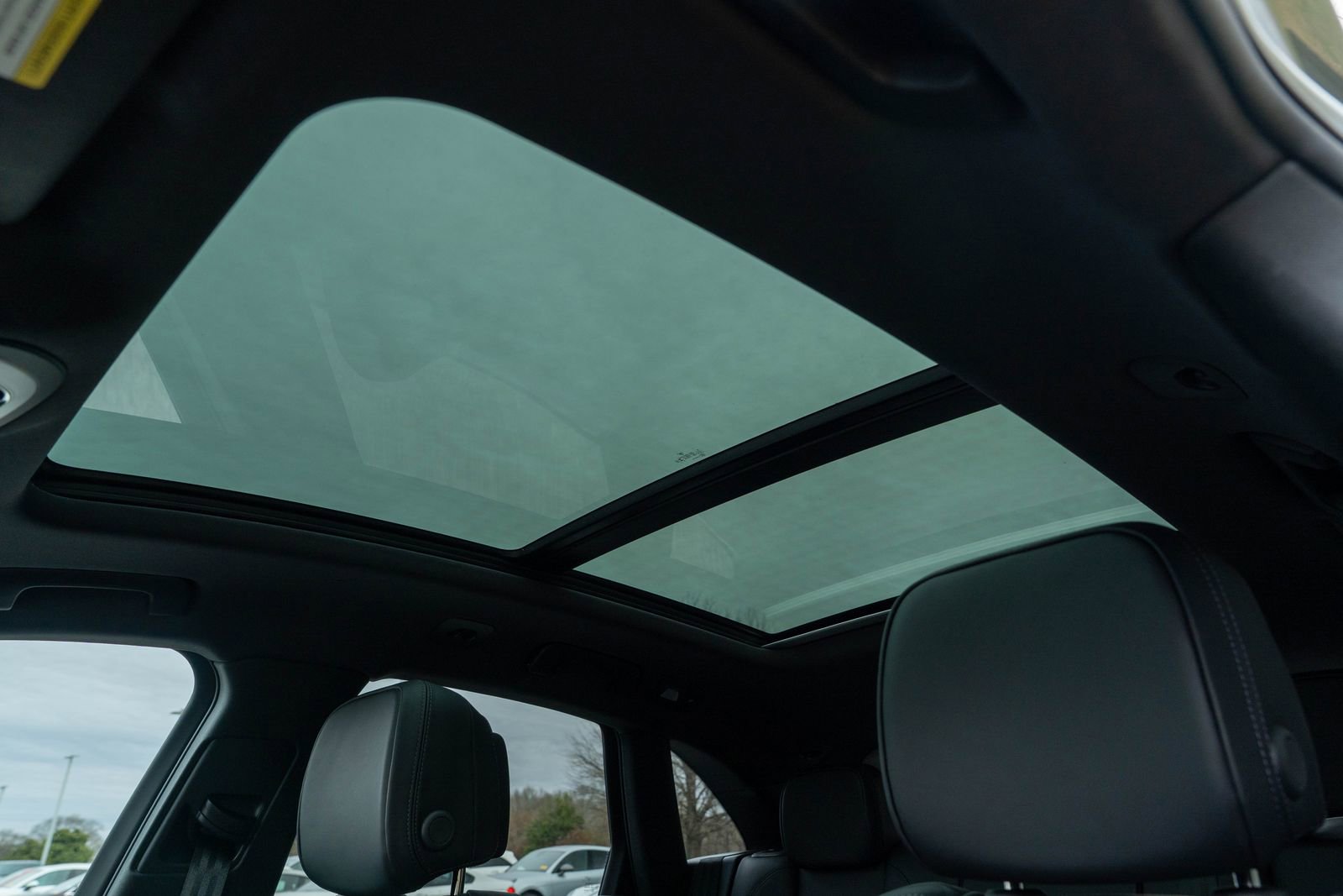 Certified 2025 Porsche Macan image 30