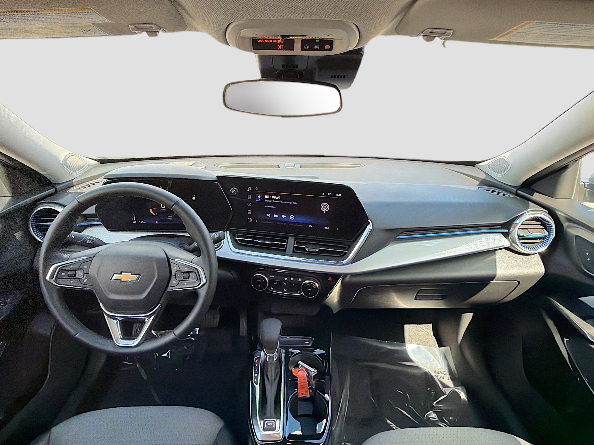Used 2025 Chevrolet Trax LT w/ LT Convenience Package image 15
