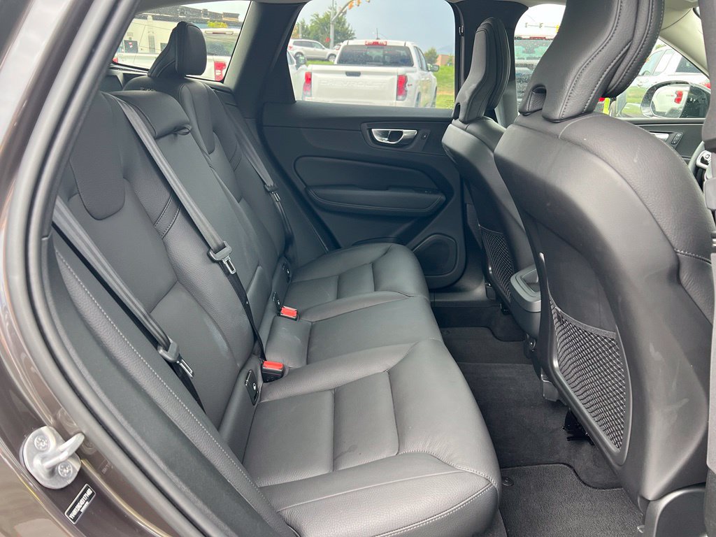 Used 2025 Volvo XC60 B5 Plus w/ Climate Package AWD/4WD image 21