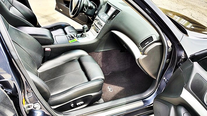 Used 2009 INFINITI G37 Journey w/ Premium Pkg image 16