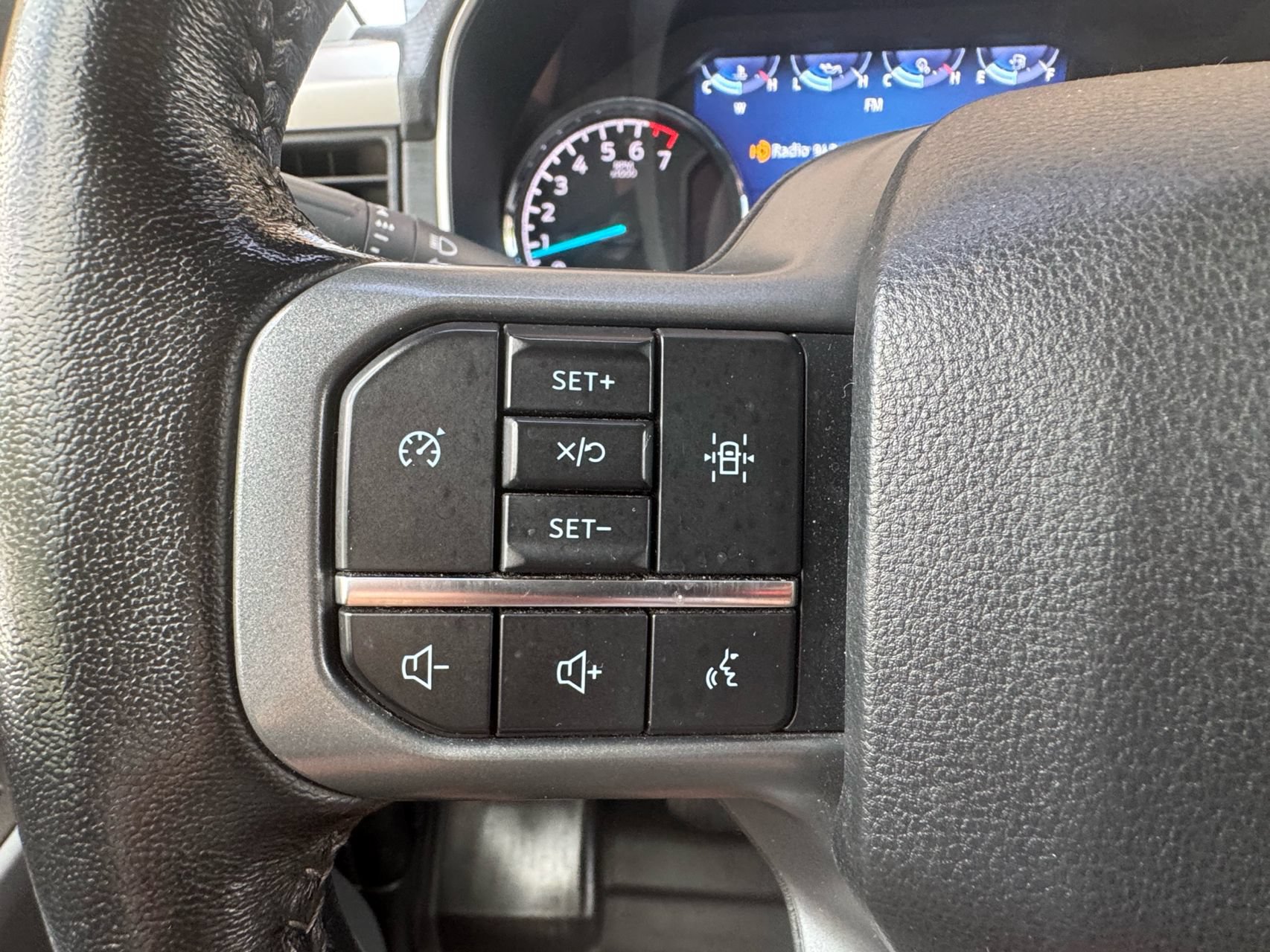 Used 2022 Ford F150 XLT w/ Equipment Group 302A High AWD/4WD image 17