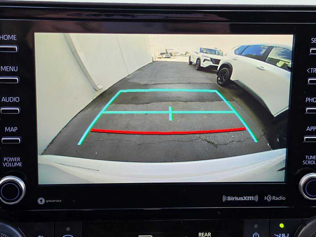 Used 2021 Toyota Highlander LE AWD/4WD image 12