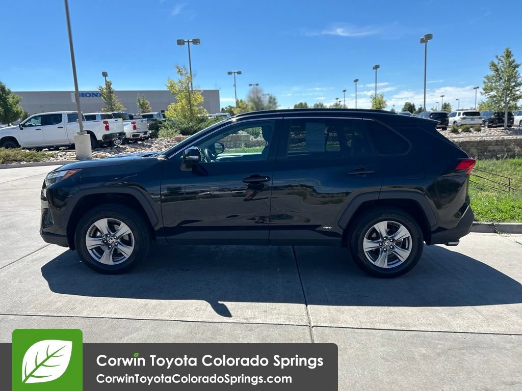 Used 2025 Toyota RAV4 XLE AWD/4WD image 4