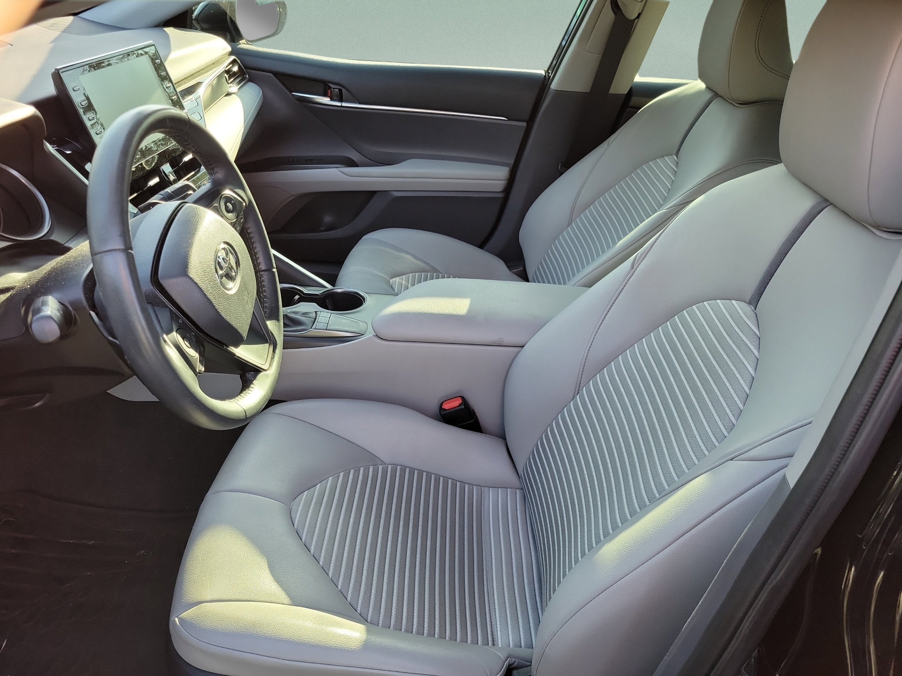 Used 2022 Toyota Camry SE w/ Audio Upgrade Package FWD image 10