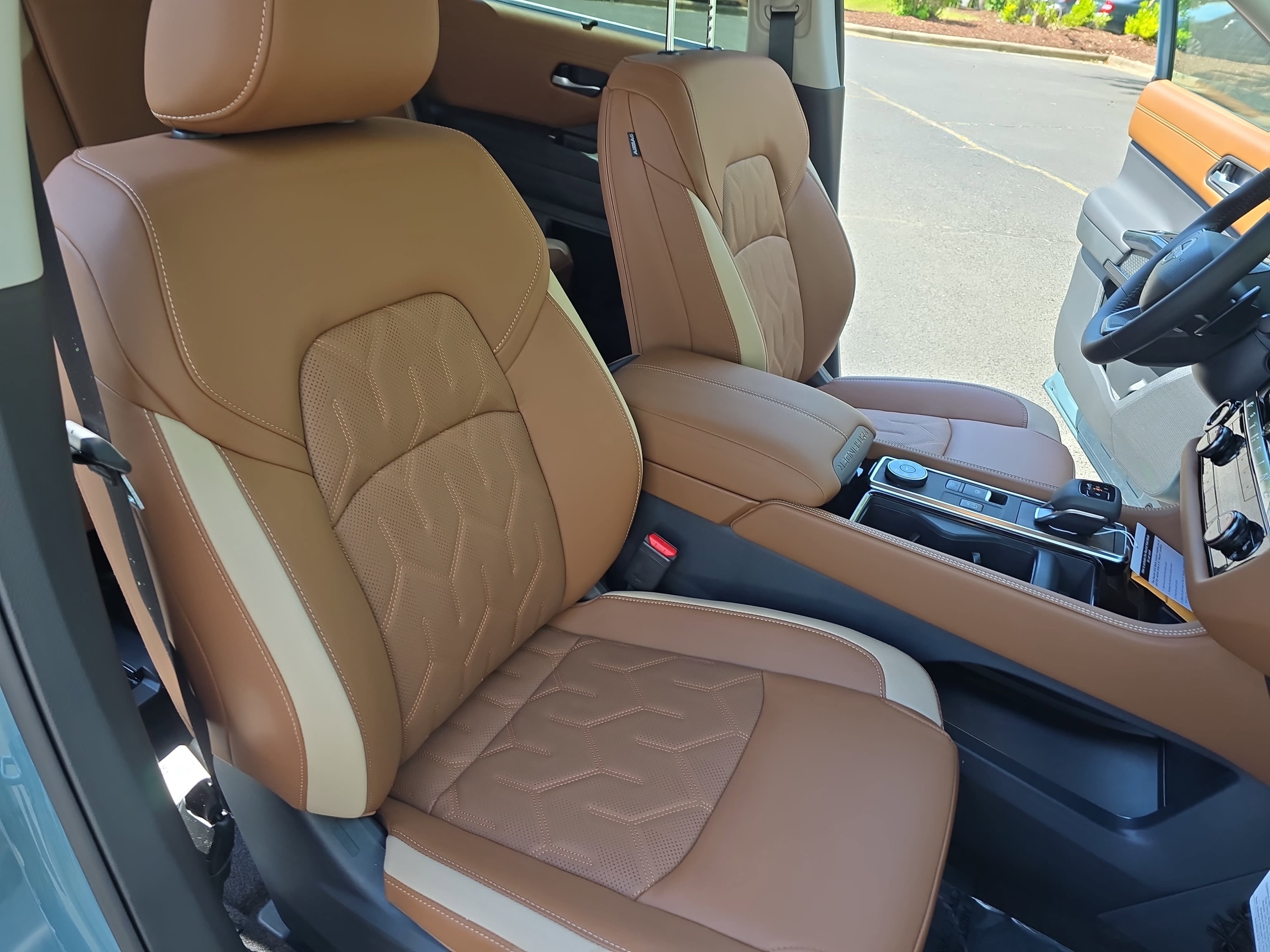 New 2026 Nissan Pathfinder Platinum AWD/4WD image 10