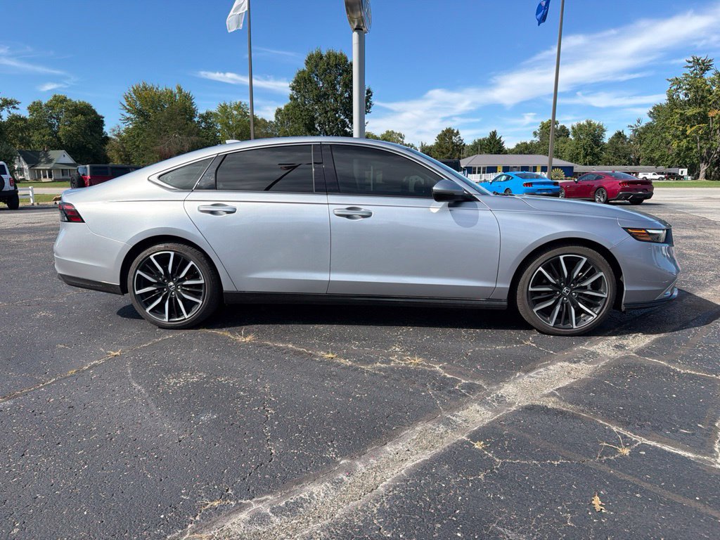 Used 2024 Honda Accord Touring image 9
